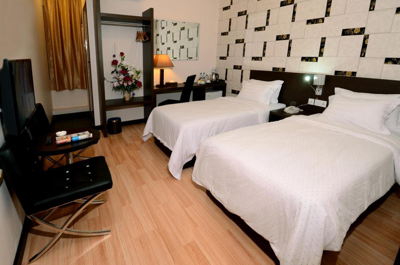 Hotel Tebrau Ct Johor Bahru Esterno foto