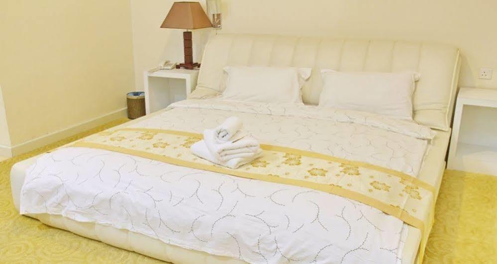 Hotel Tebrau Ct Johor Bahru Esterno foto
