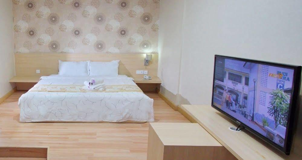 Hotel Tebrau Ct Johor Bahru Esterno foto