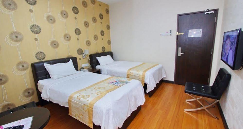 Hotel Tebrau Ct Johor Bahru Esterno foto