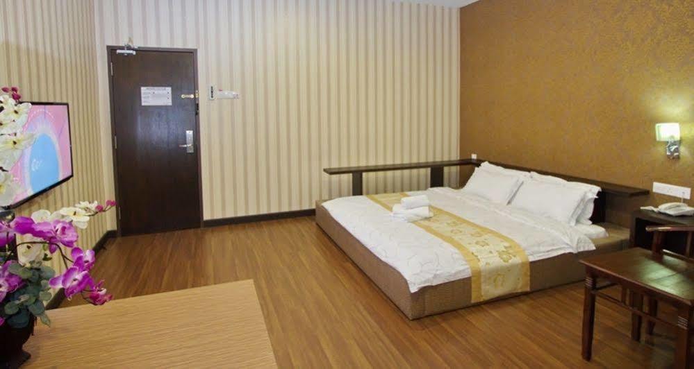 Hotel Tebrau Ct Johor Bahru Esterno foto
